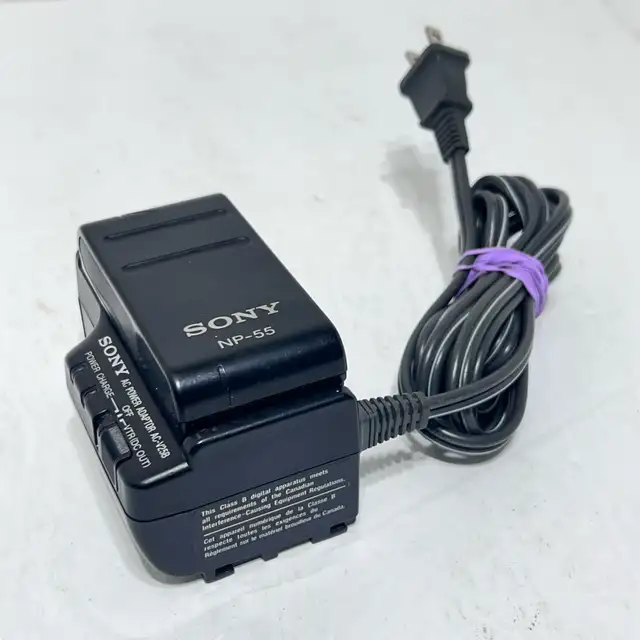 Sony battery charger ac-v25b with np-55 battery  in Cameras & Camcorders in Winnipeg - Image 2