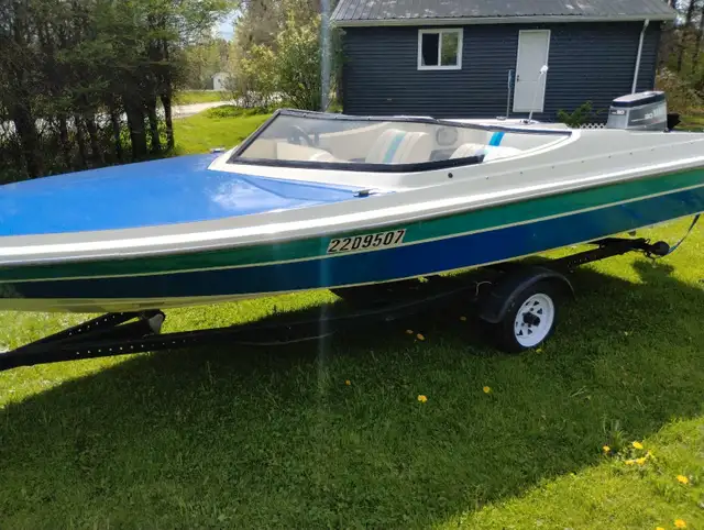 Bateau sport in Powerboats & Motorboats in Sherbrooke - Image 2