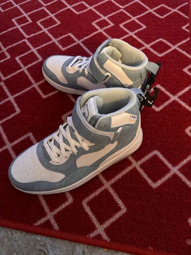 Boys shoes size 7 in Kids & Youth in Mississauga / Peel Region - Image 2