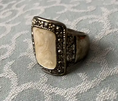 Vintage Mother of Pearl Sterling Silver Ring, View more