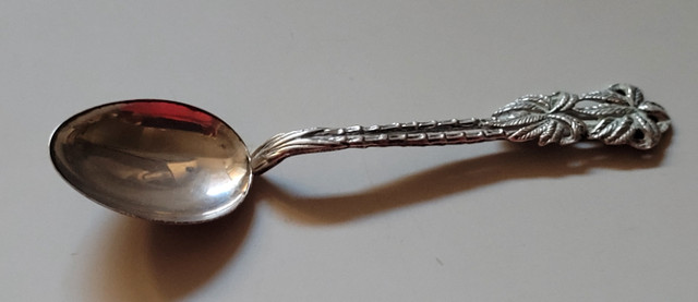 Vintage Rare Sterling Silver Spoon with Palm Trees Handle 3 3/4" in Arts & Collectibles in Oshawa / Durham Region - Image 4