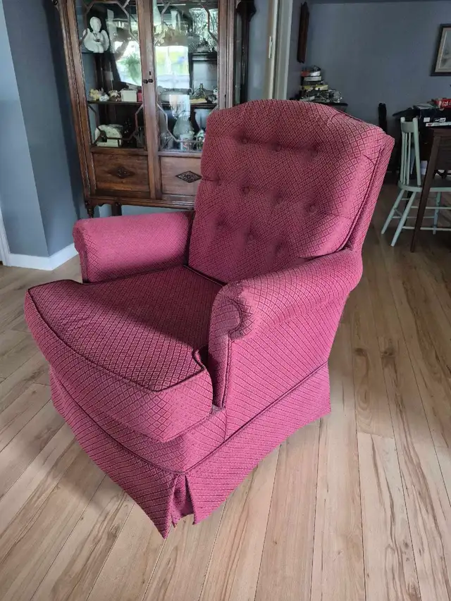 Chair - rocker only in Chairs & Recliners in Oakville / Halton Region - Image 4