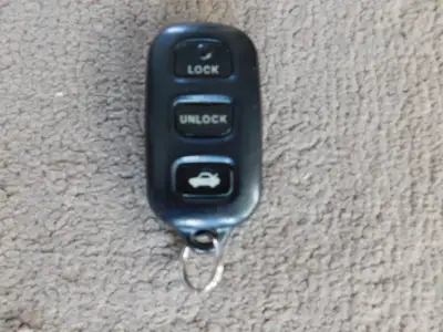 Toyota 4 buttons keyless entry remote fob is for sale. I do not program. 2002-2006 Toyota Camry 2003...