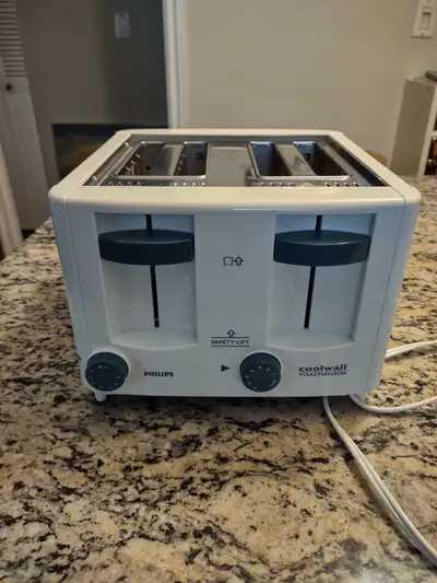 Working toaster