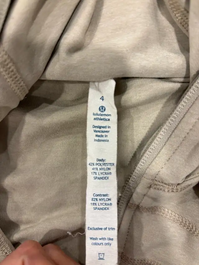 lululemon define hoodie beige size 4 in Women's - Tops & Outerwear in City of Toronto - Image 8