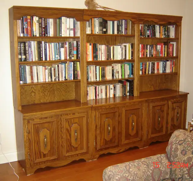 Beautiful Solid Oak Wall Units in Hutches & Display Cabinets in City of Toronto - Image 2
