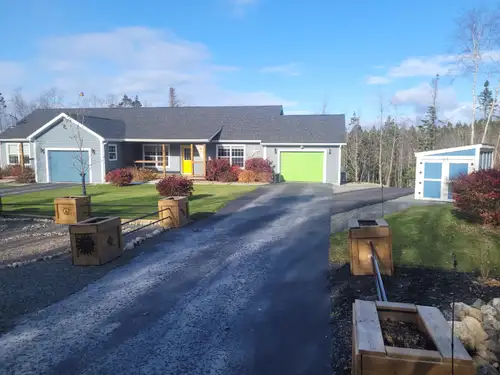 Large and spacious self-contained main floor, 1450 sq. ft., 15 minutes from Bayers Lake. Available S...