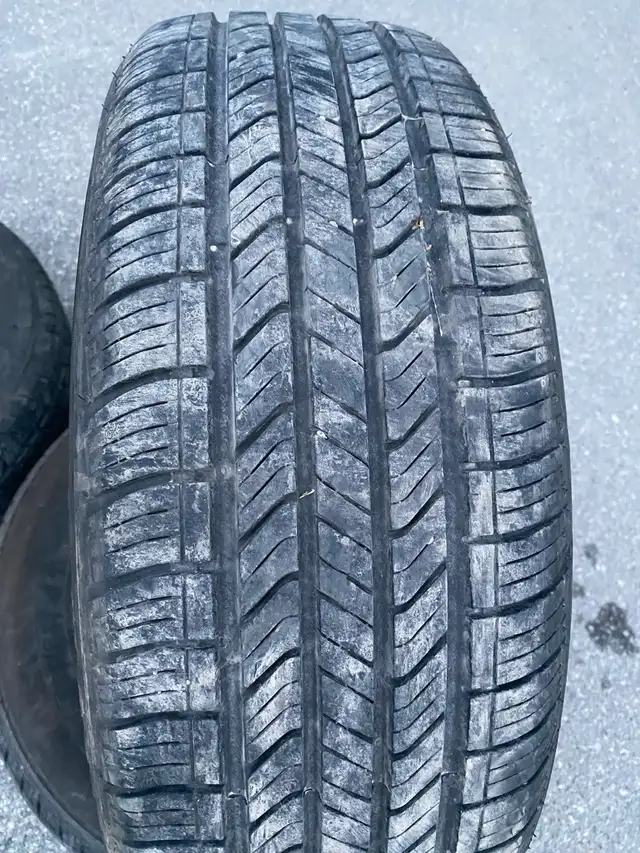 4 pneus d’été 215/65R16 reste encore 9/32 dépeceur in Tires & Rims in Laurentides - Image 10