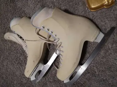 Bauer Skates, size 8, View more