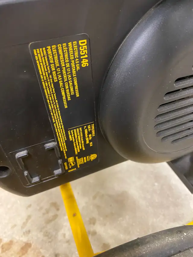 Dewalt compressor in Power Tools in Chatham-Kent - Image 4