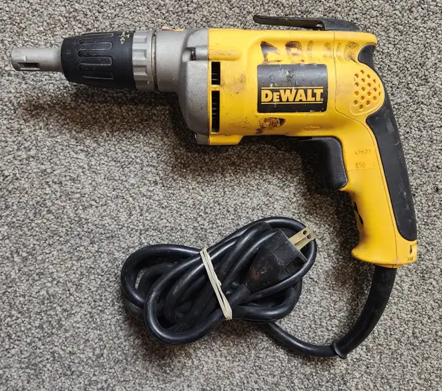 DEWALT 4000 RPM Variable Speed Reversible Drywall Screwdriver64840234368257120