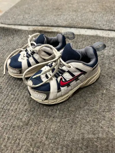 Nike size 6c toddler shoes. Good condition, a little wear in the front