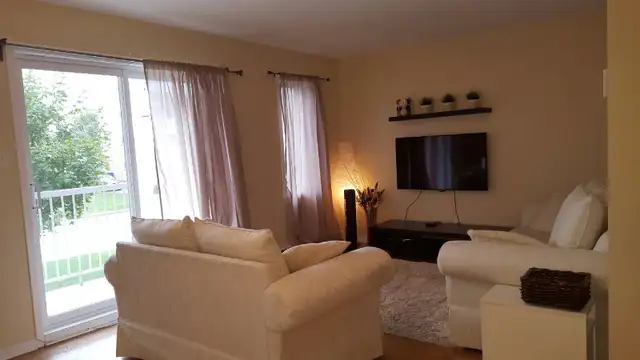 4 1/2 Logement ,  Vercheres,  juin ou juillet