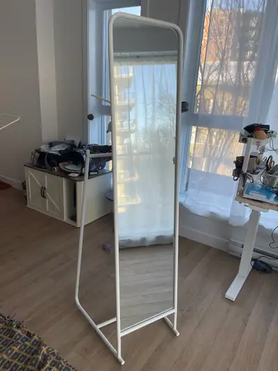 KNAPPER Standing mirror, white, 48x160 cm (18 7/8x63 ") Neuf (acheté septembre 2025), je souhaite le...