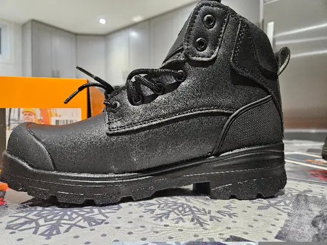 Bottes de travail de STC Footwear in Men's Shoes in Laval / North Shore - Image 9