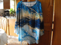 BEAUTIFUL BLUE ABSTRACT DESIGN TUNIC STYLE TOP