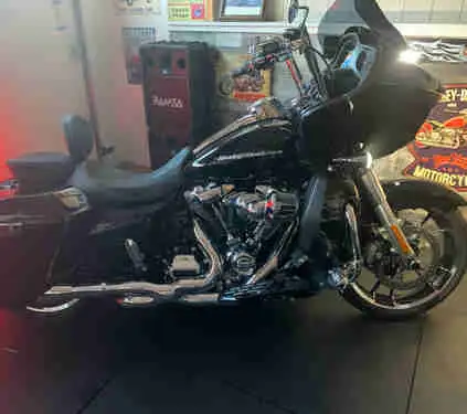 HD Road Glide (Trade or Cash) in Touring in Sarnia - Image 2