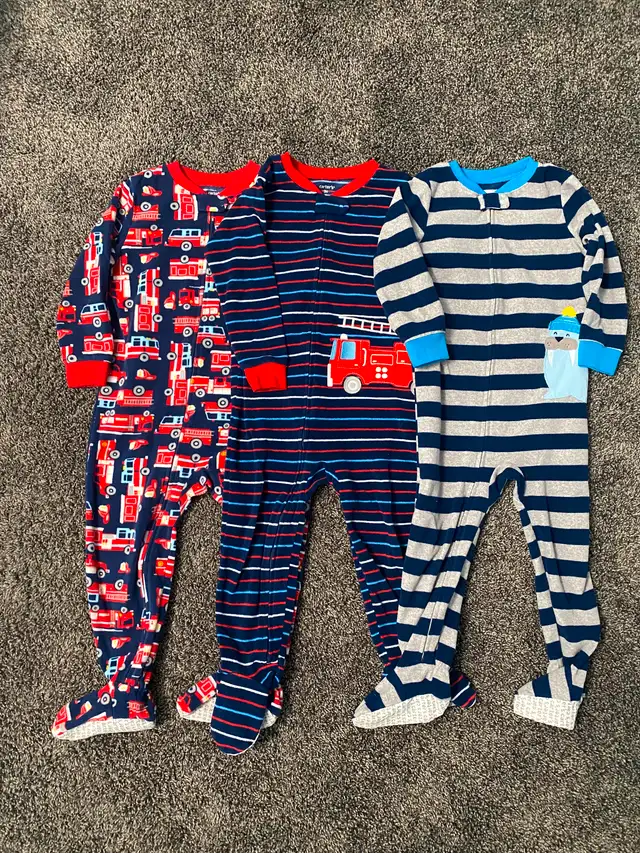 3 for $10 Carter’s fleece sleepers pajamas size 3T63735879121283120