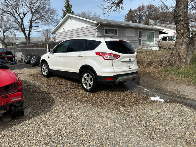 2015 ford escape se in Cars & Trucks in Regina