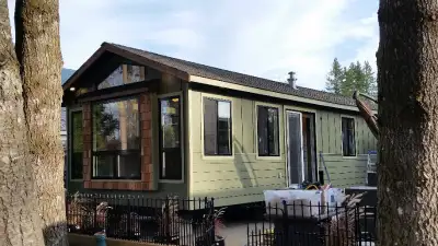 4 SEASON PARK MODEL HOMES - Custom built in BC and can be delivered in BC or Alberta. Hardie Siding,...