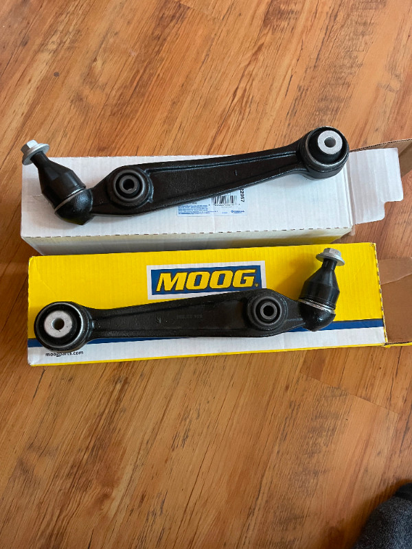 BMW X5 X6 MOOG Control Arm w/ Ball Joint, Set RK622956 RK622957 in Other Parts & Accessories in West Island - Image 2