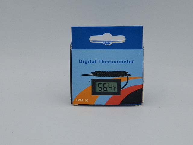 Digital Thermometer battery operated brand new/thermomètre neuf dans Autre  à Ouest de l’Île