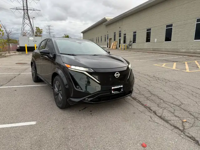 Lease Transfer/Takeover - 2025 Nissan Ariya EVOLVE e-4ORCE AWD