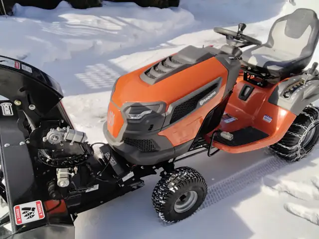 souffleuse  et tracteur à  gazon in Lawnmowers & Leaf Blowers in Laurentides - Image 8