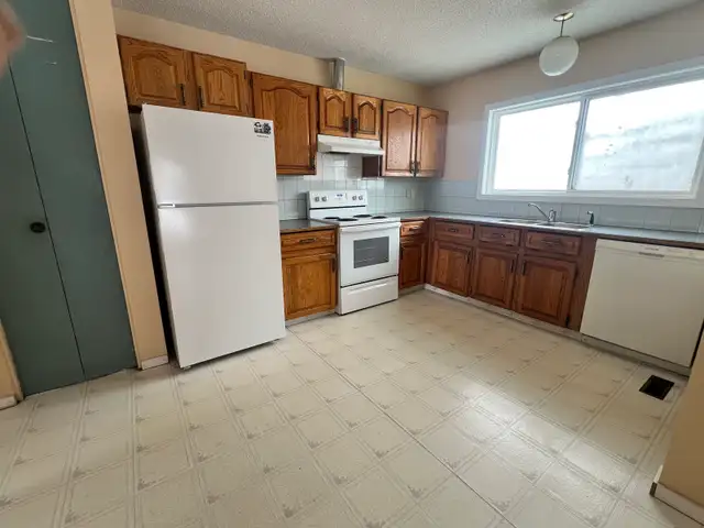 house for rent near Center St NE superstore