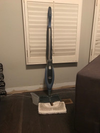 Floor steam cleaner