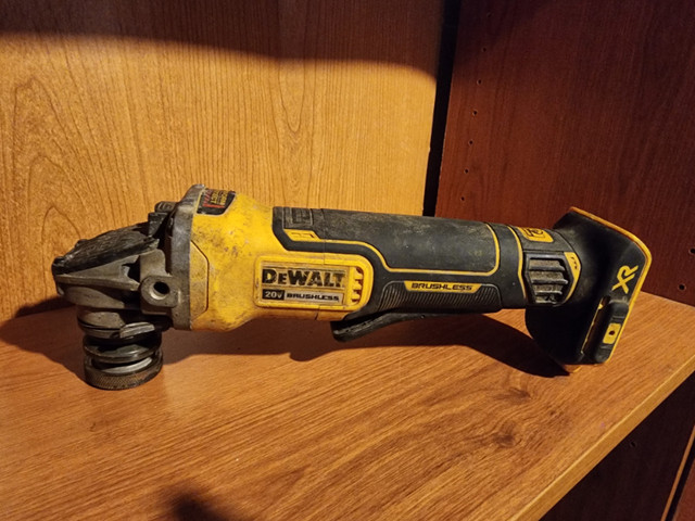 DEWALT 20V MAX XR Lithium-Ion Cordless Brushless 4-1/2" Grinder in Power Tools in Windsor Region