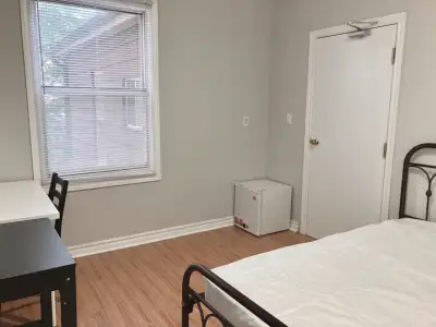 Furnished private room in downtown core