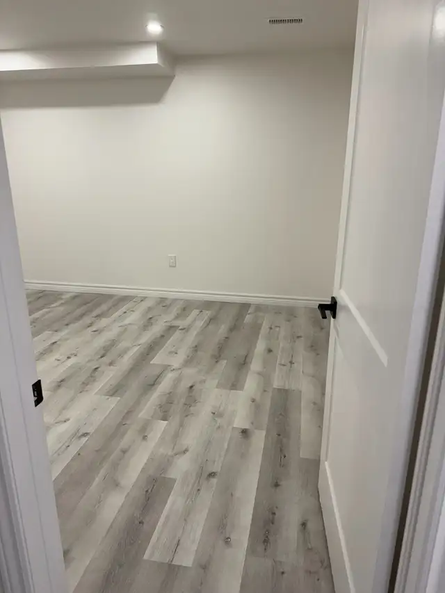 2 Bedroom house available for rent in Whitby, Williamsburg in Long Term Rentals in Oshawa / Durham Region - Image 9