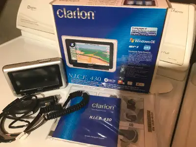 CLARION PORTABLE NAVIGATION SYSTEM WITH MICROSOFT WINDOWS MODEL: NICE 430 BUILT-IN BLUETOOTH FOR HAN...