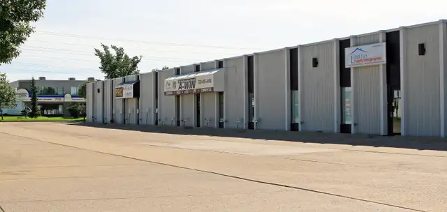 2717 SQ FT MAIN FLOOR OFFICE SPACE FOR LEASE - EXPOSURE