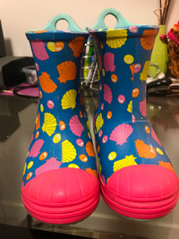 7t size rain boots