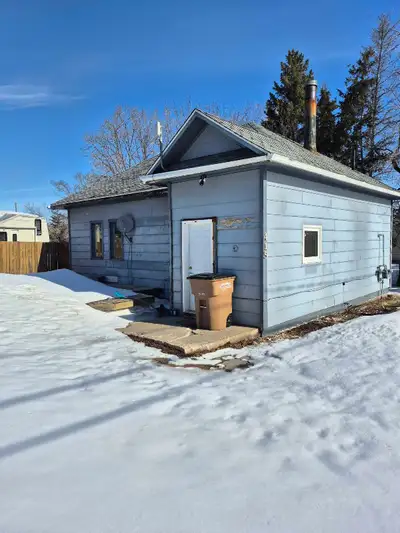 Located on 415 1st Street West in Kelvington . This house is approximately 750 square feet with 2 be...