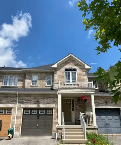 SPACIOUS TOWNHOUSE FOR LEASE IN NORTH WHITBY!