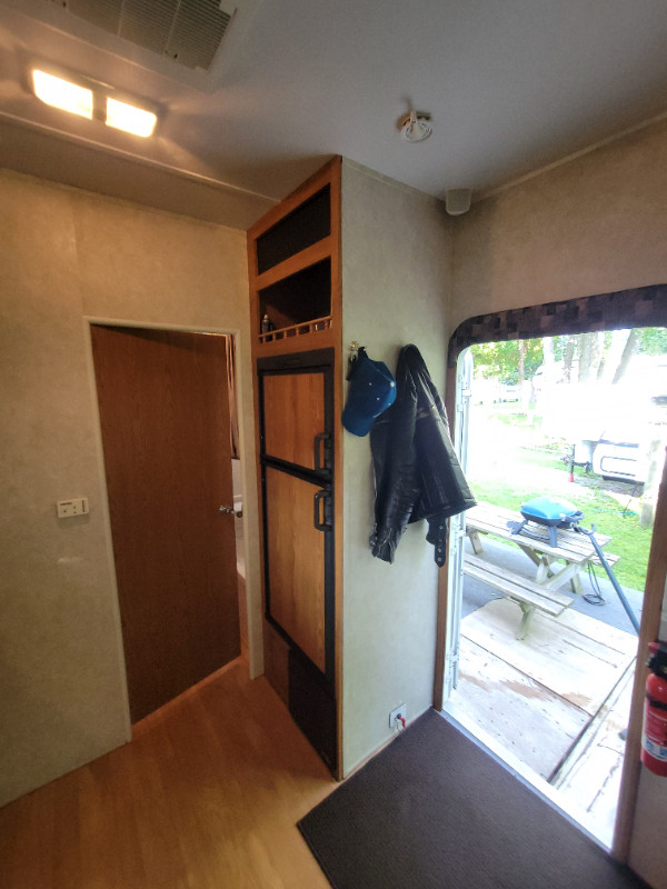 2005 Cherokee Wolfpack 30WP Toy Hauler Trailer | Travel Trailers
