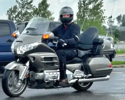 GOLDWING! 2008 HONDA GL1800 $8,950. Private Sale. Located in Limoges (25 minutes south-east of Ottaw...