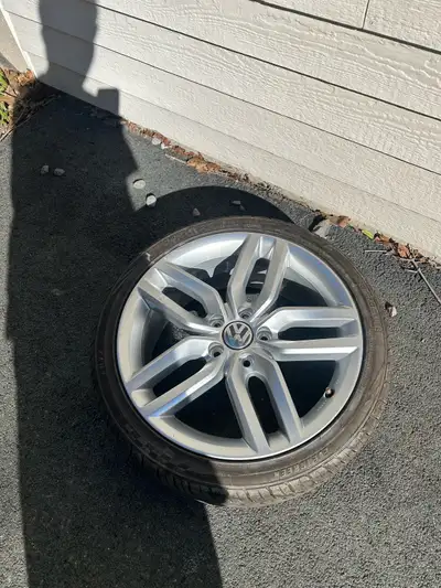 New unused 18” VW Pretoria alloy rim with new 225/40Z/18 tire. Would make a great full sized spare.