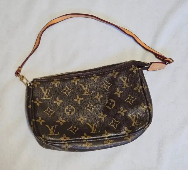 Authentic Louis Vuitton Monogram Pochette Shoulder Bag