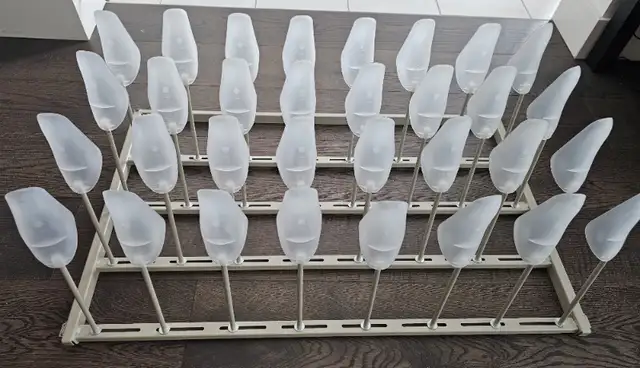 SHOE RACK WITH SHOE TREES  &  SLIDE OUTS -  ORGANISE  16 PAIRS in Women's - Shoes in Calgary - Image 3