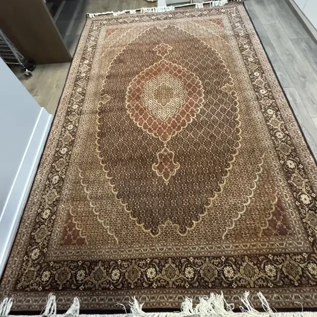 Persian  Rug in Rugs, Carpets & Runners in Markham / York Region - Image 6