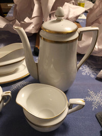 Royal Worcester Viceroy tea/coffee set
