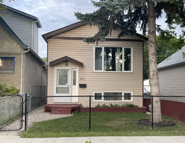 Room for Rent / Near Polo Park.