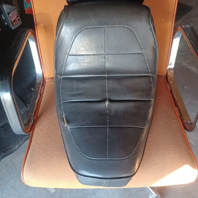Harley Davidson seats in Motorcycle Parts & Accessories in Edmonton - Image 7