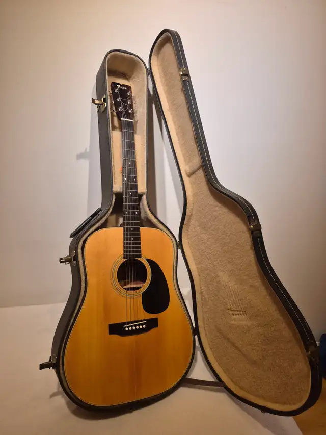 guitars F-35 des années 70 in Guitars in Québec City - Image 2