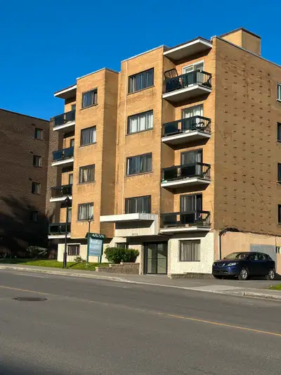 Near metro Snowdon 31/2 apartment for Rent available Now