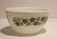 Pyrex Corelle Spring Blossom #402  7.25 inches Nesting Bowl